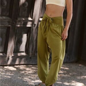 Free people retreat yoga pants